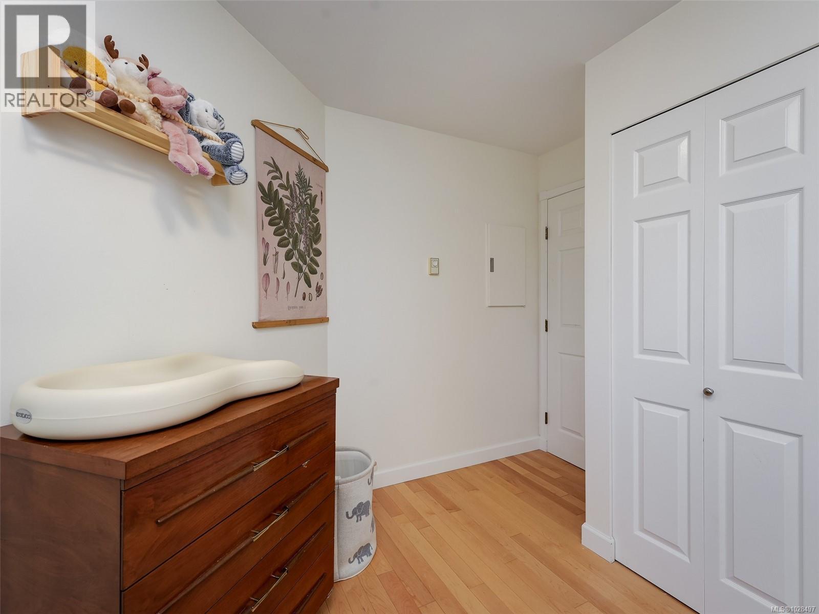 #301 1687 POPLAR AVE - 15