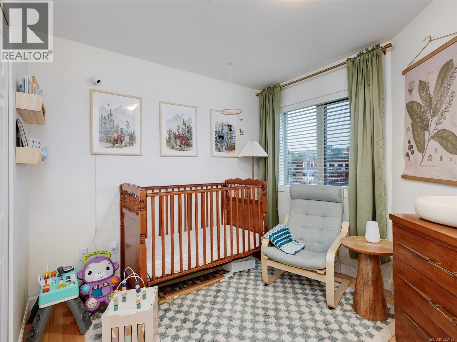 #301 1687 POPLAR AVE - 14