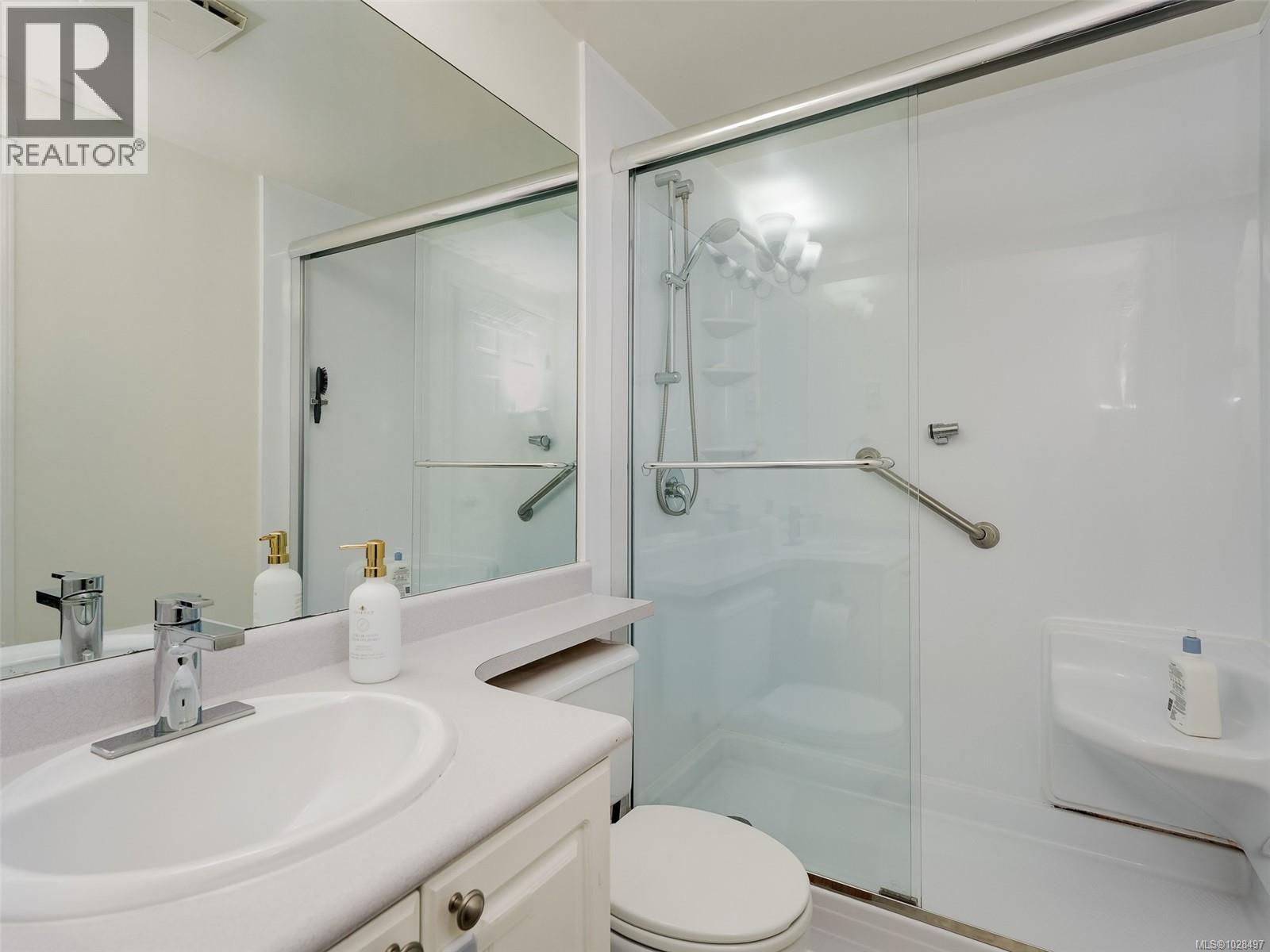 #301 1687 POPLAR AVE - 13