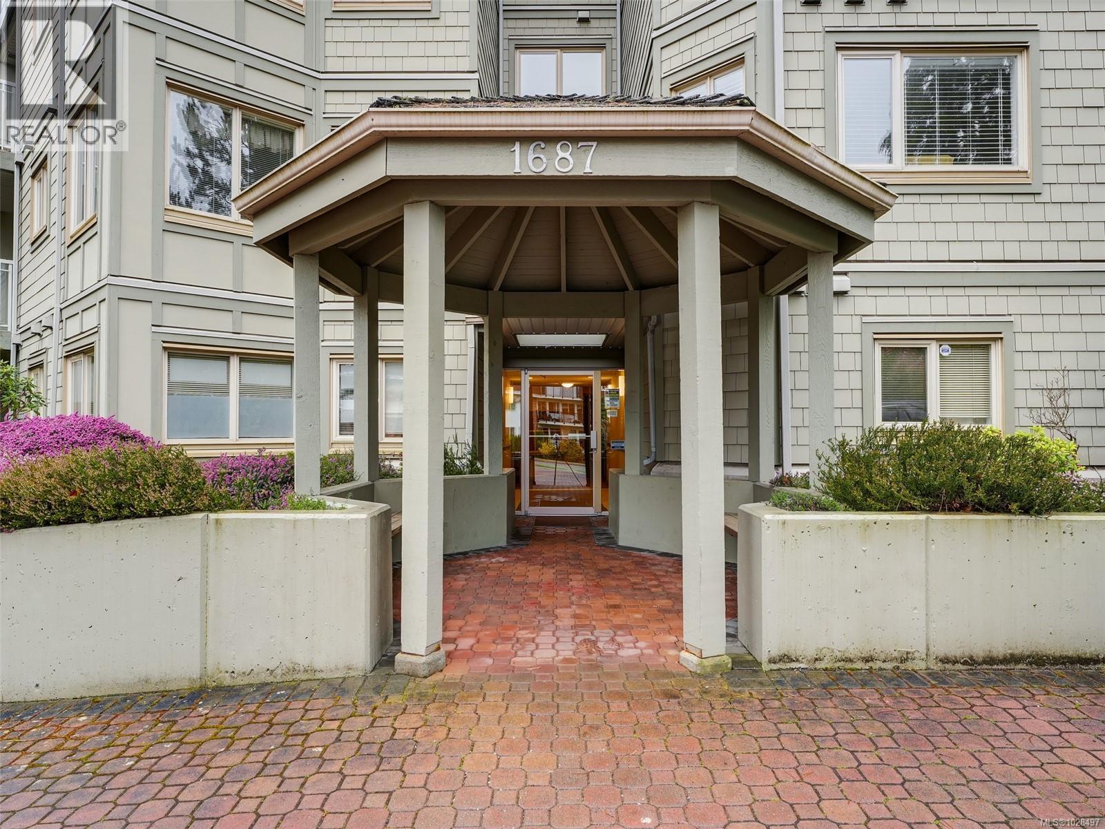 #301 1687 POPLAR AVE - 23