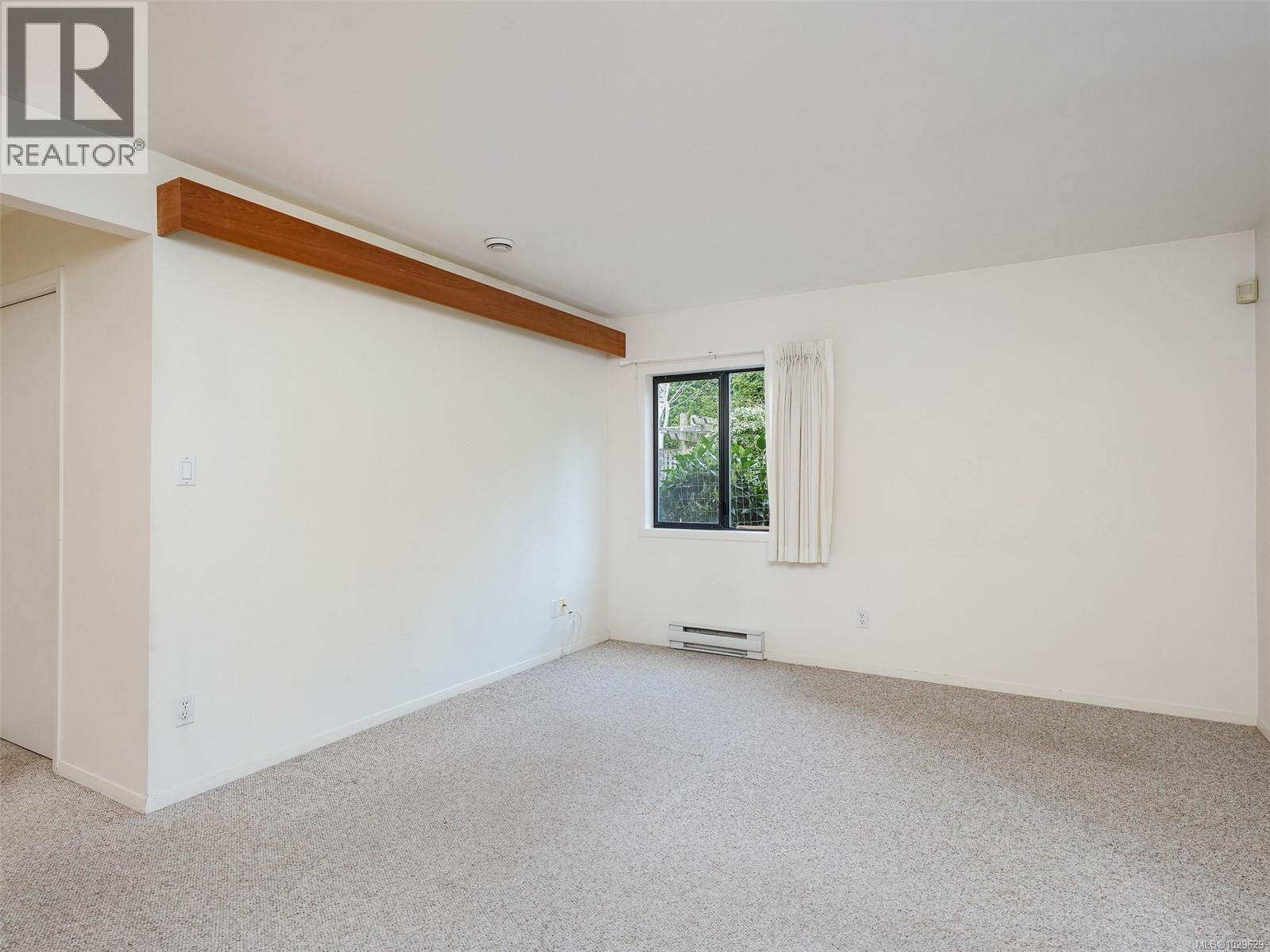 2574 ARBUTUS RD - 15