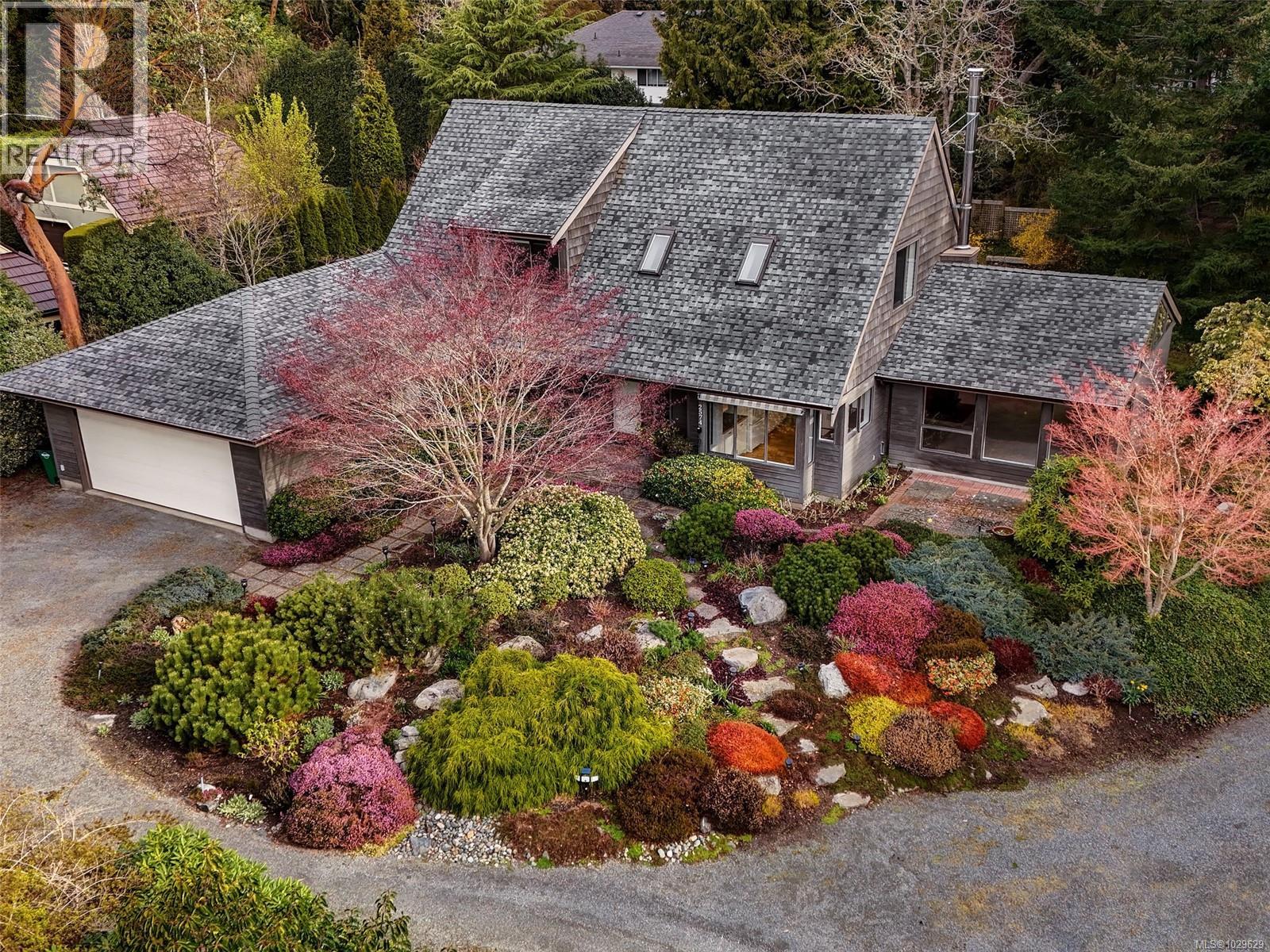 2574 ARBUTUS RD - Image 2