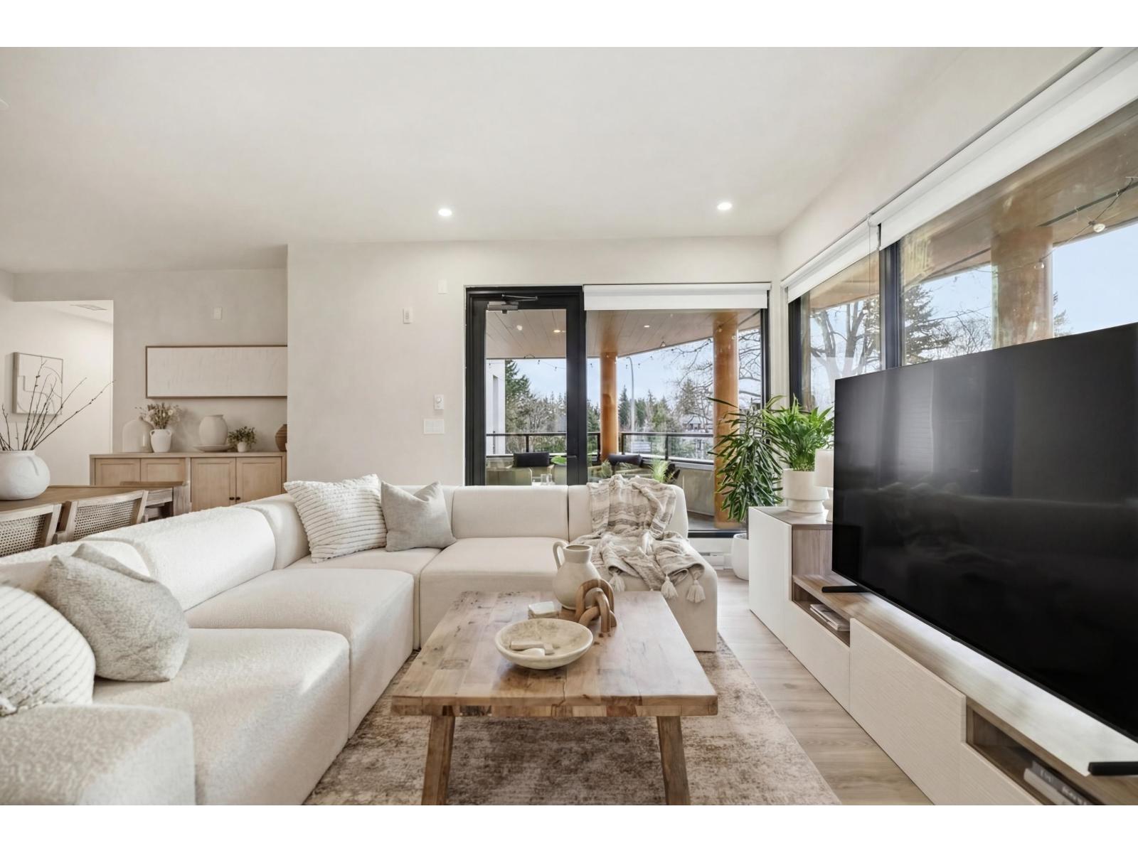 338 2635 KING GEORGE BOULEVARD, Surrey