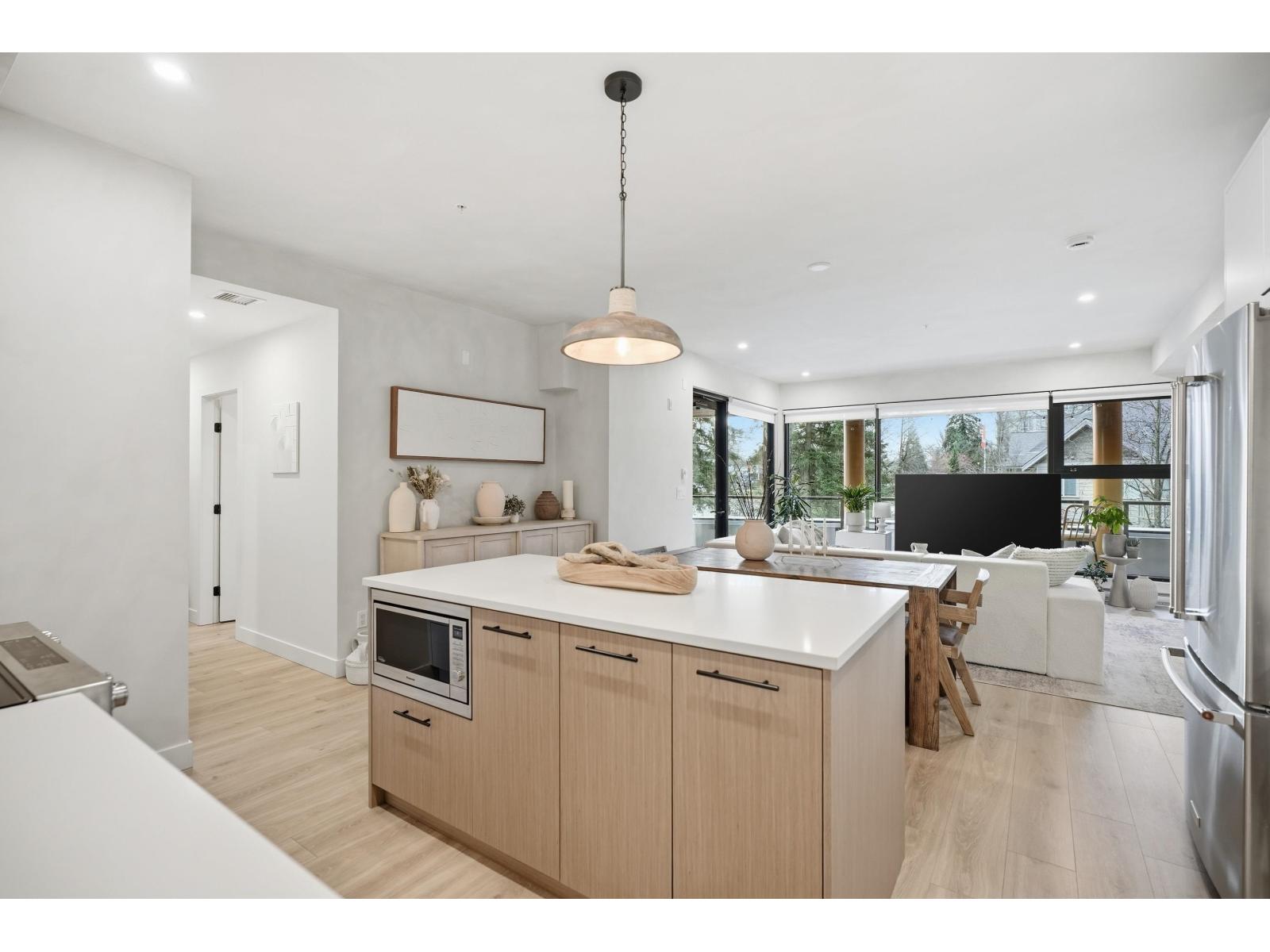 338 2635 KING GEORGE BOULEVARD, Surrey