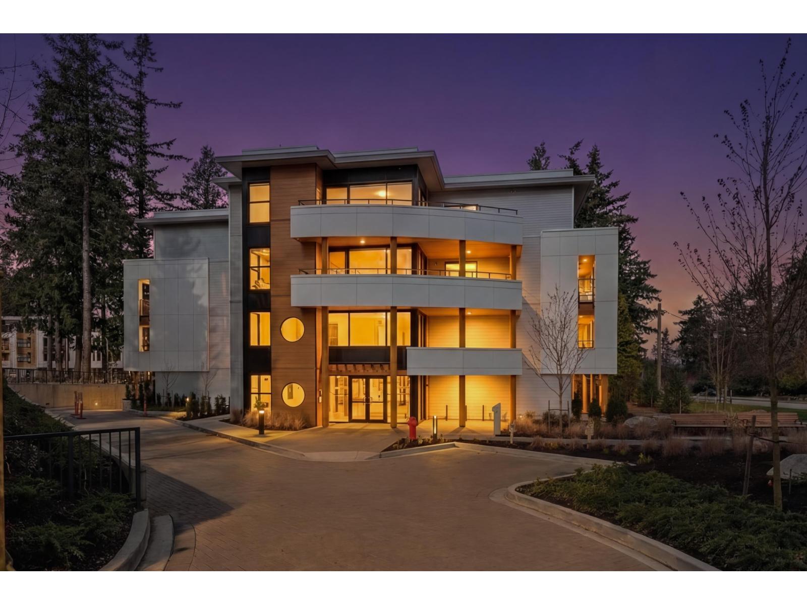 338 2635 KING GEORGE BOULEVARD, Surrey