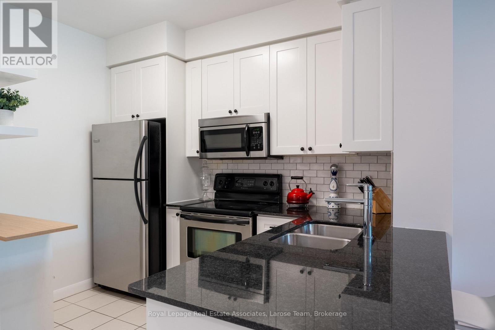 #102 225 SHERWAY GARDENS ROAD - 6