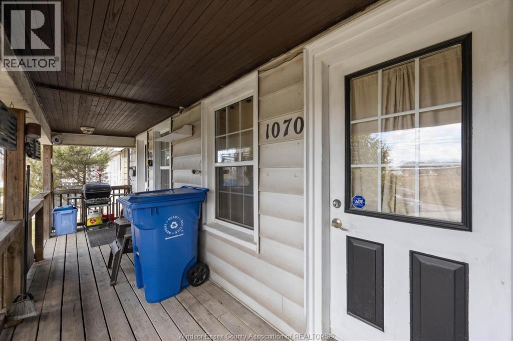 1070 ST. LUKE - 3