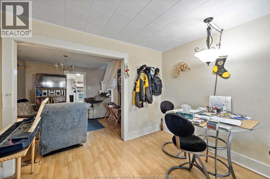 1068 ST. LUKE - 3