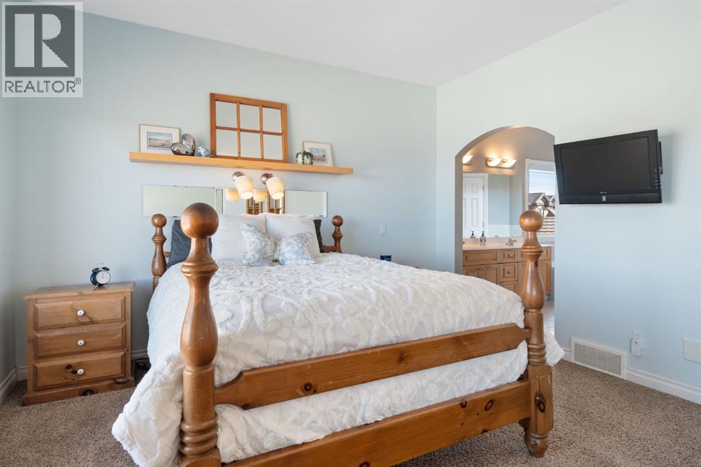 Single Family House for Sale in  Arbour Estates Green NW Arbour Lake Calgary 