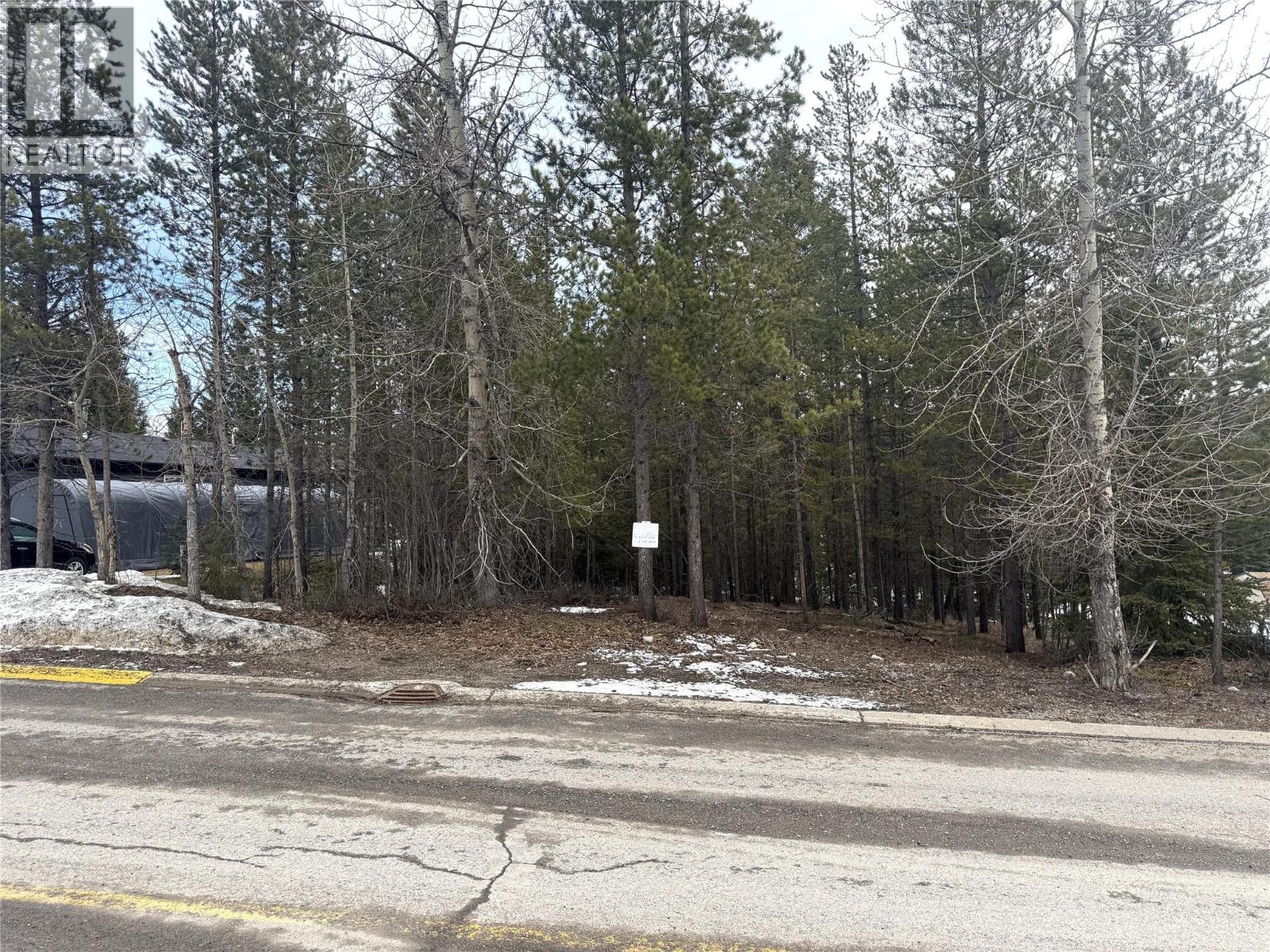 18 Darby Crescent, Elkford