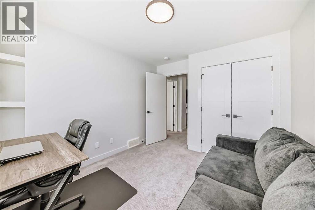 Single Family House for Sale in  Emerald Drive Evergreen Red Deer 