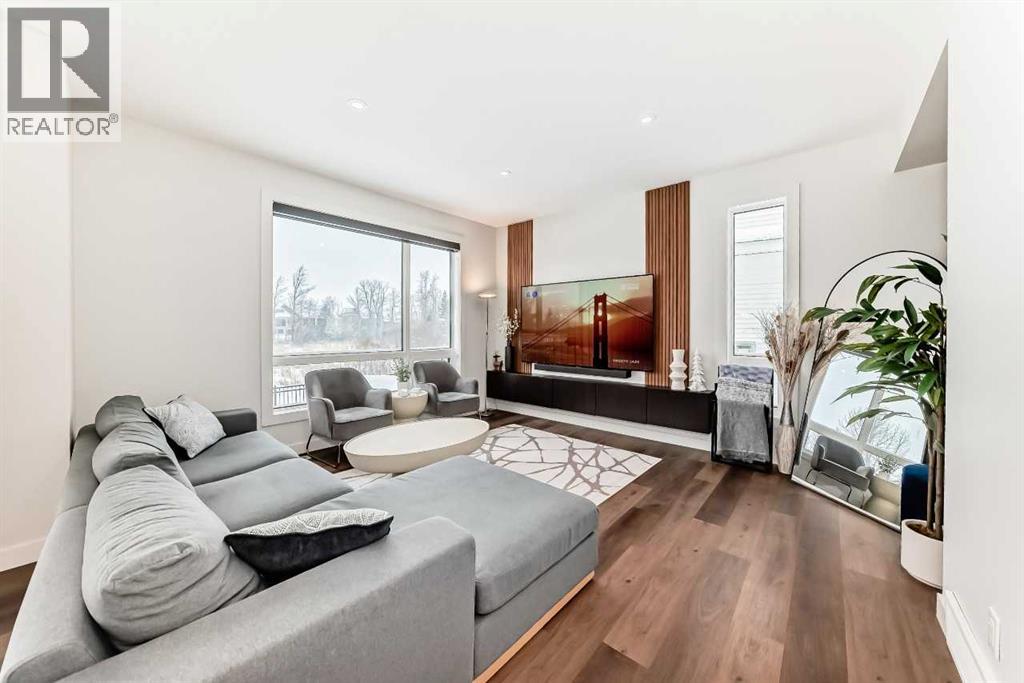 Single Family House for Sale in  Emerald Drive Evergreen Red Deer 