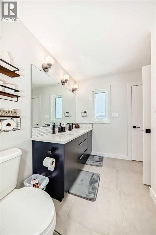 Single Family House for Sale in  Emerald Drive Evergreen Red Deer 