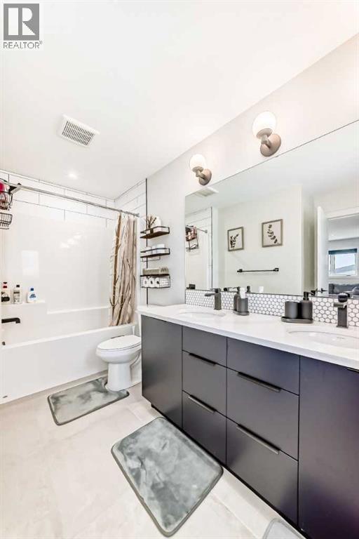 Single Family House for Sale in  Emerald Drive Evergreen Red Deer 