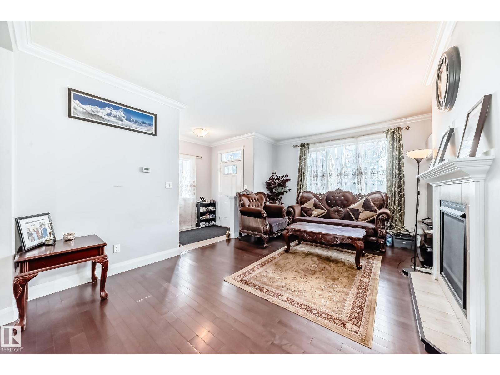 #2 12042 101 ST NW - 14
