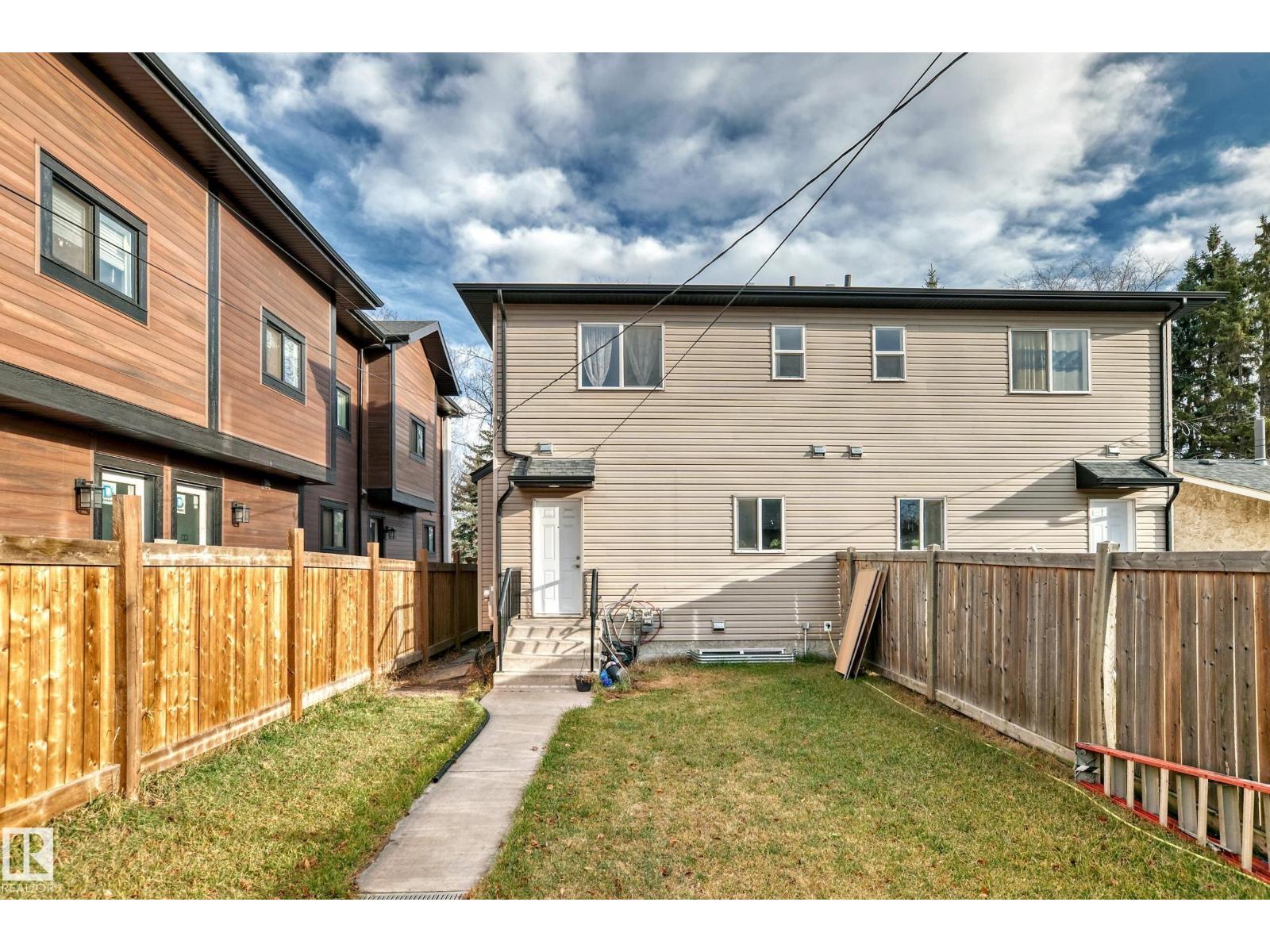 #2 12042 101 ST NW - 44
