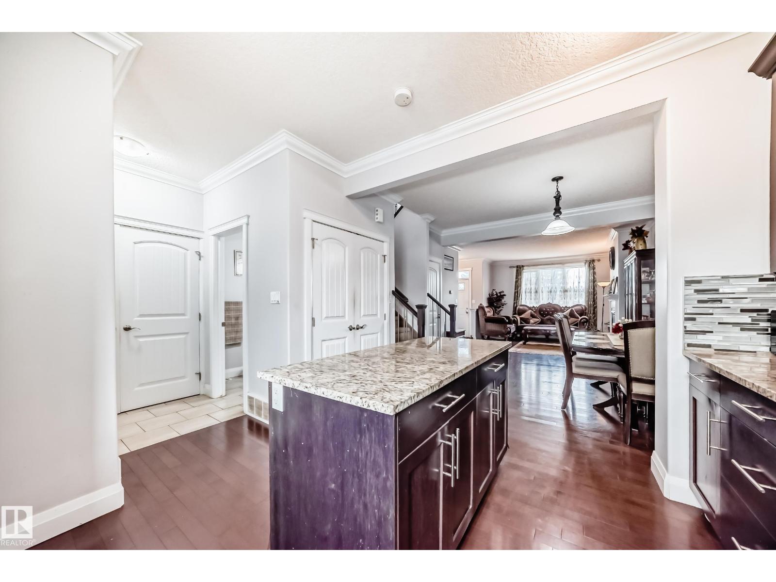 #2 12042 101 ST NW - 7