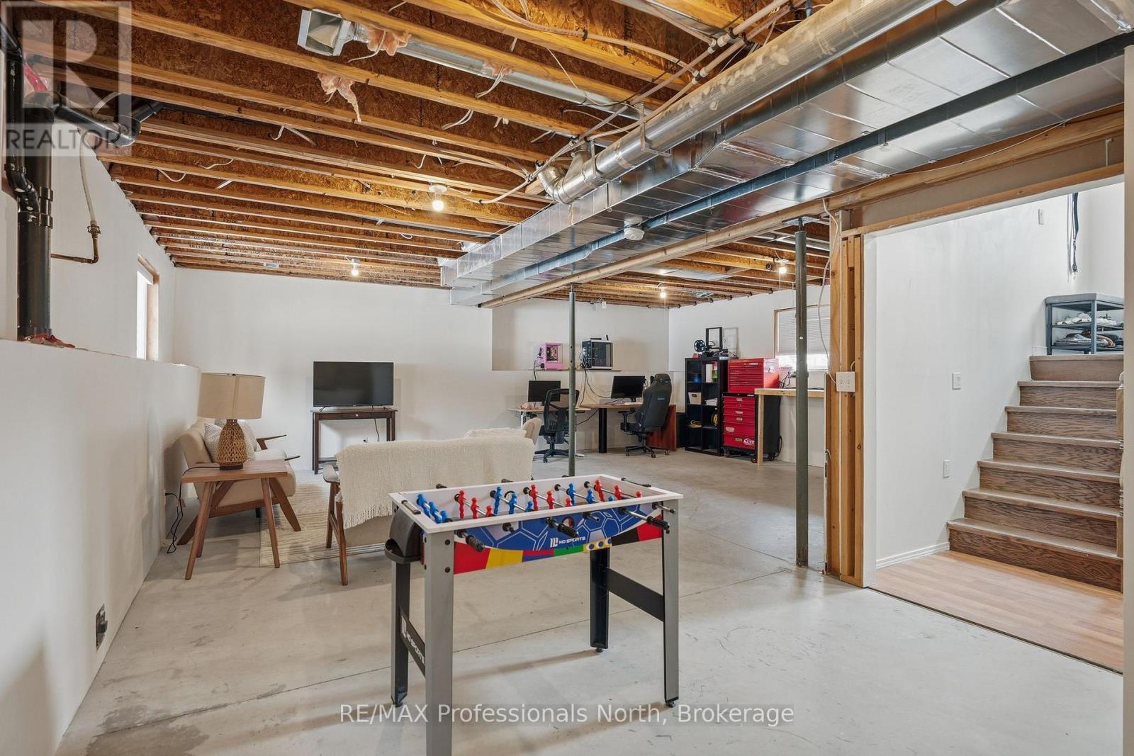 1036 POST ROAD - 34
