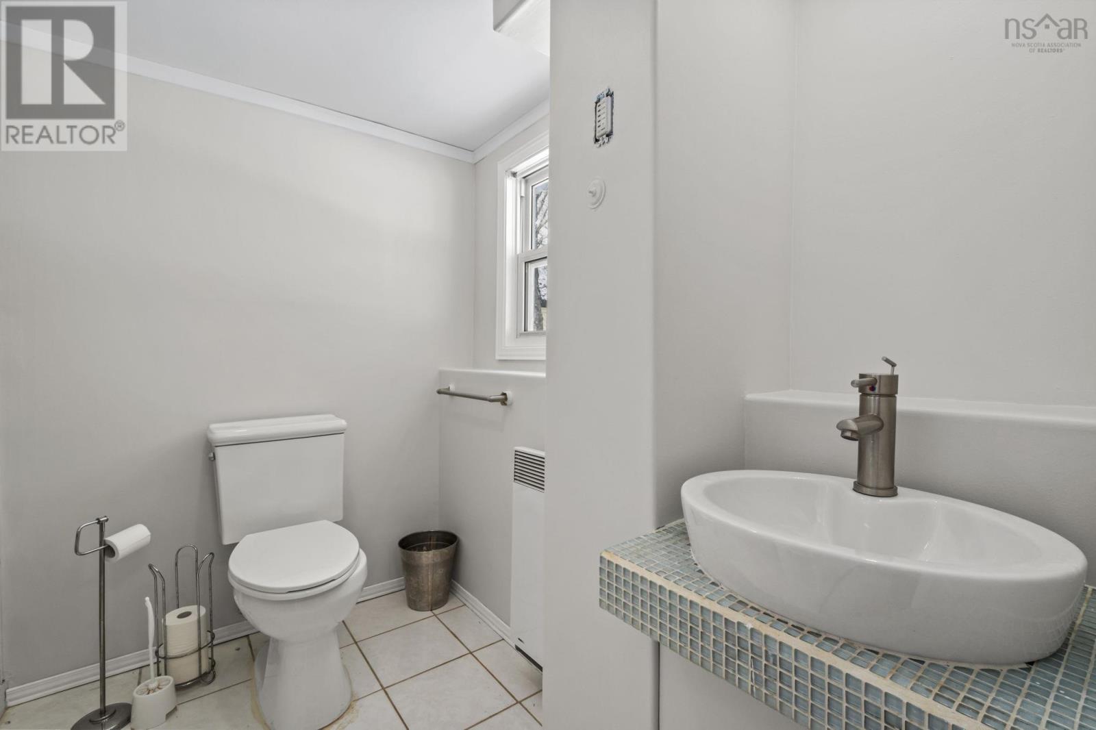 Property 21 of 44 of 19 Dumbarton Avenue