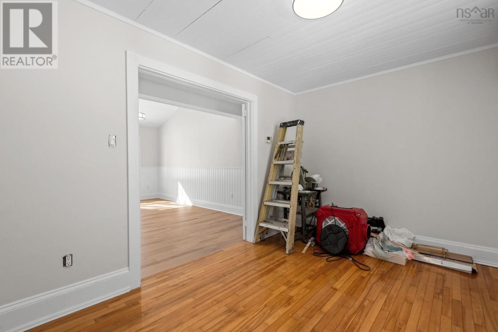 Property 37 of 44 of 19 Dumbarton Avenue