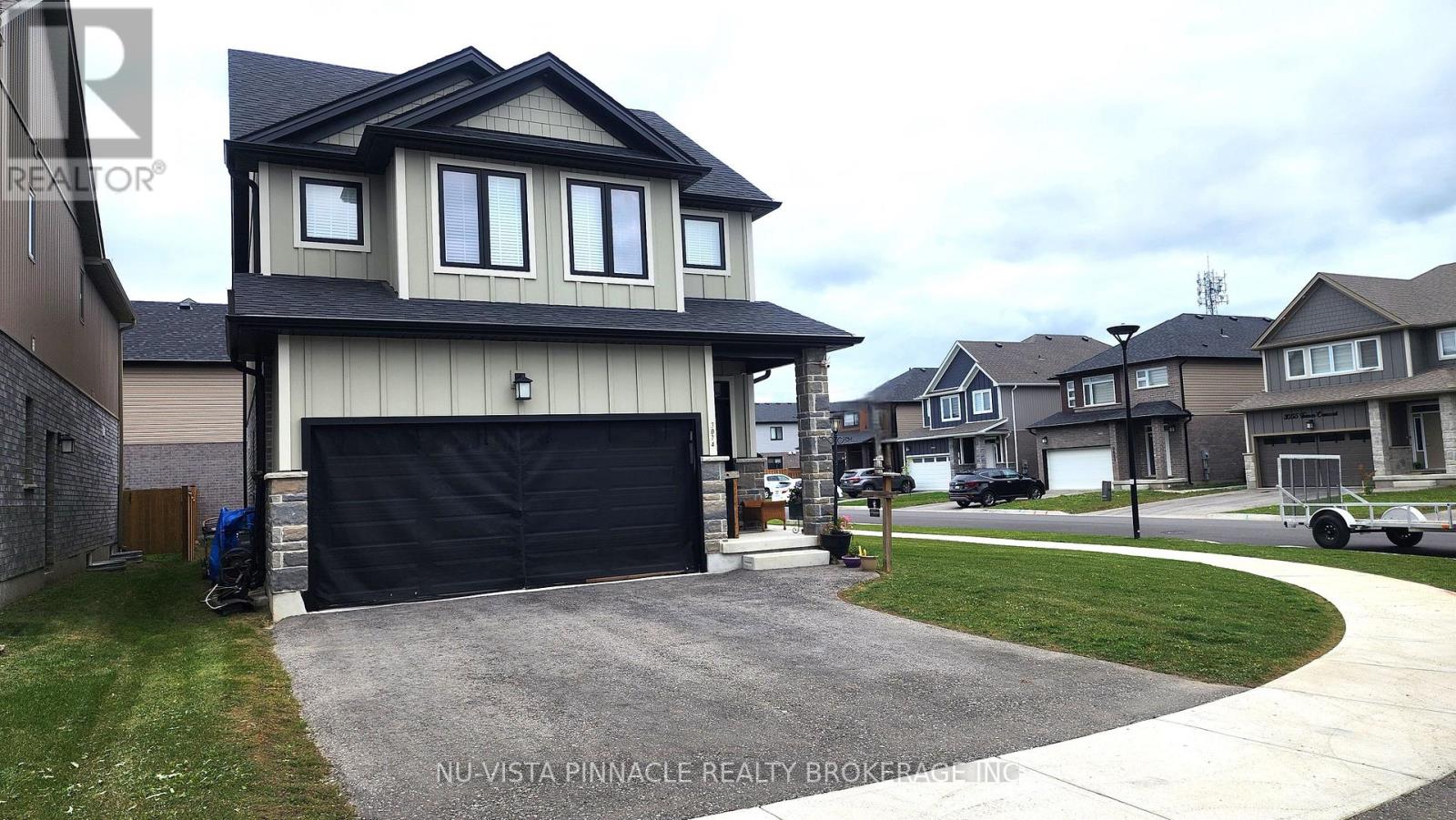 3074 TURNER CRESCENT - 1