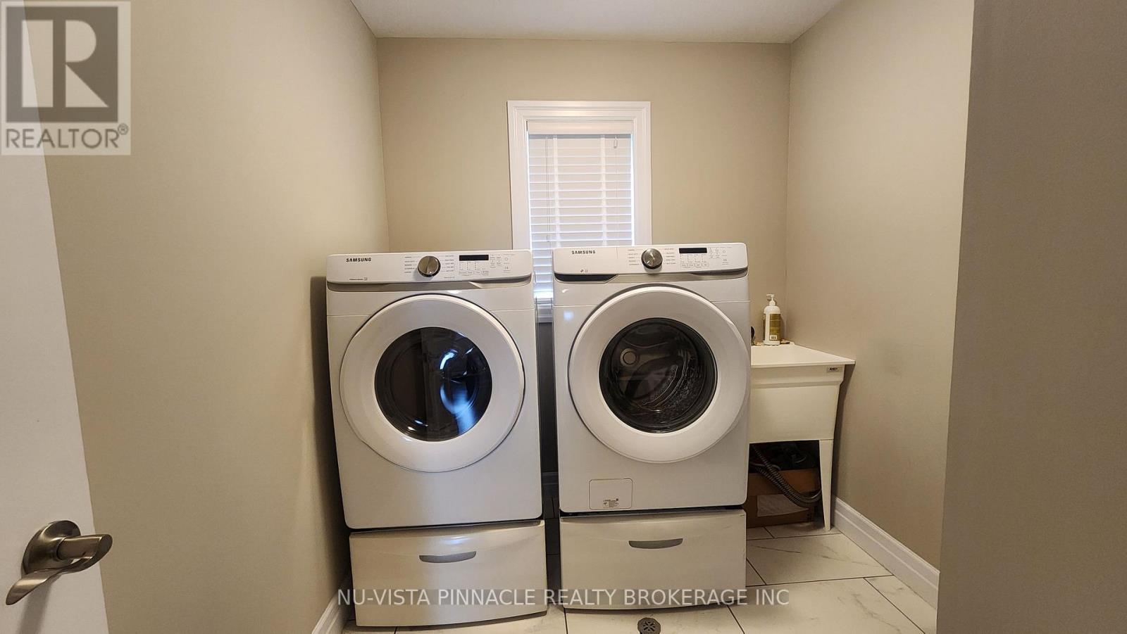 3074 TURNER CRESCENT - 29