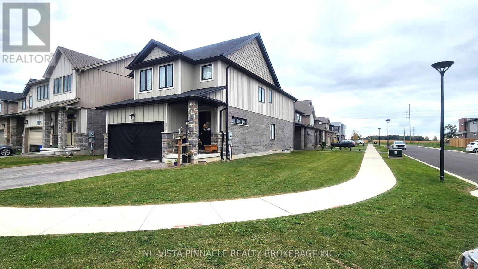 3074 TURNER CRESCENT - 3