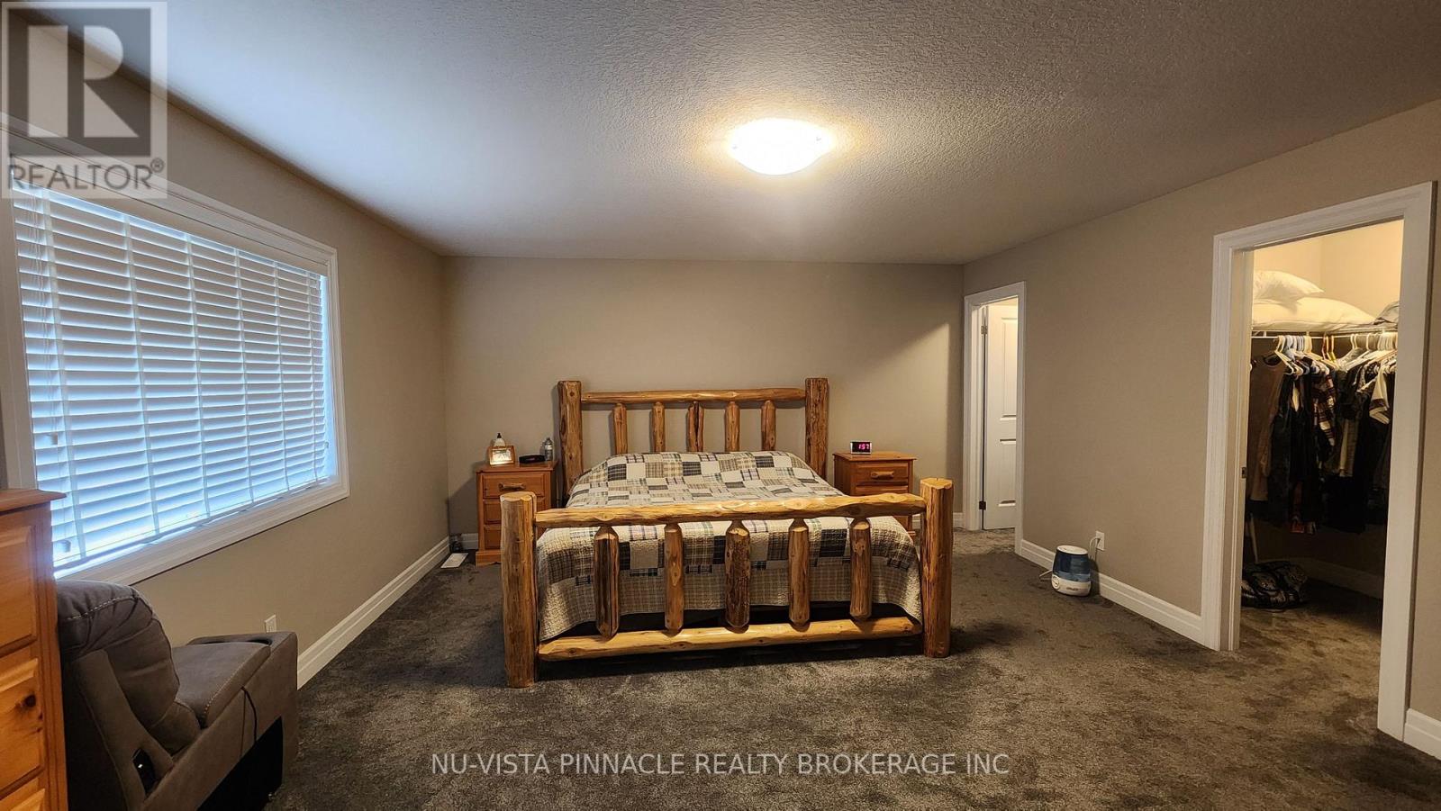 3074 TURNER CRESCENT - 32