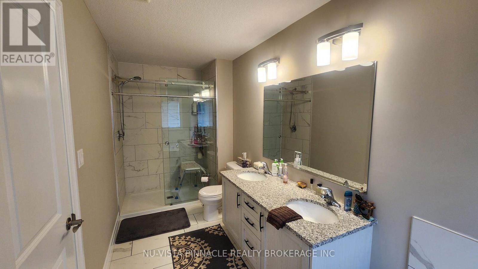 3074 TURNER CRESCENT - 34