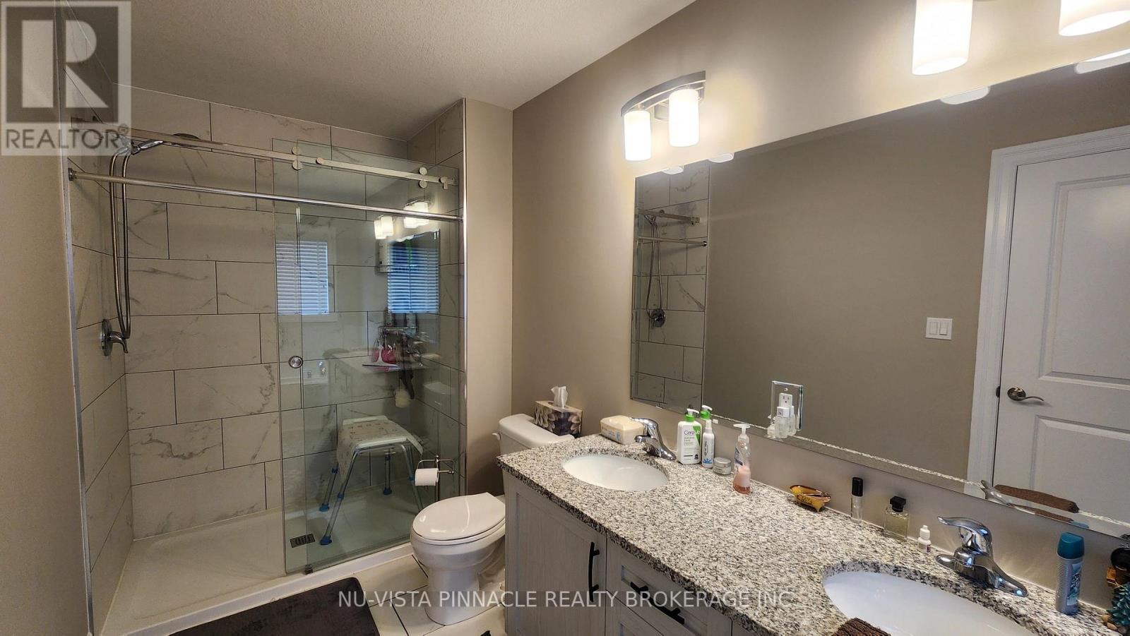 3074 TURNER CRESCENT - 35