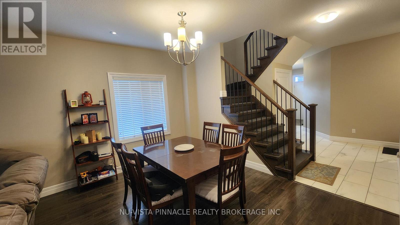 3074 TURNER CRESCENT - 6