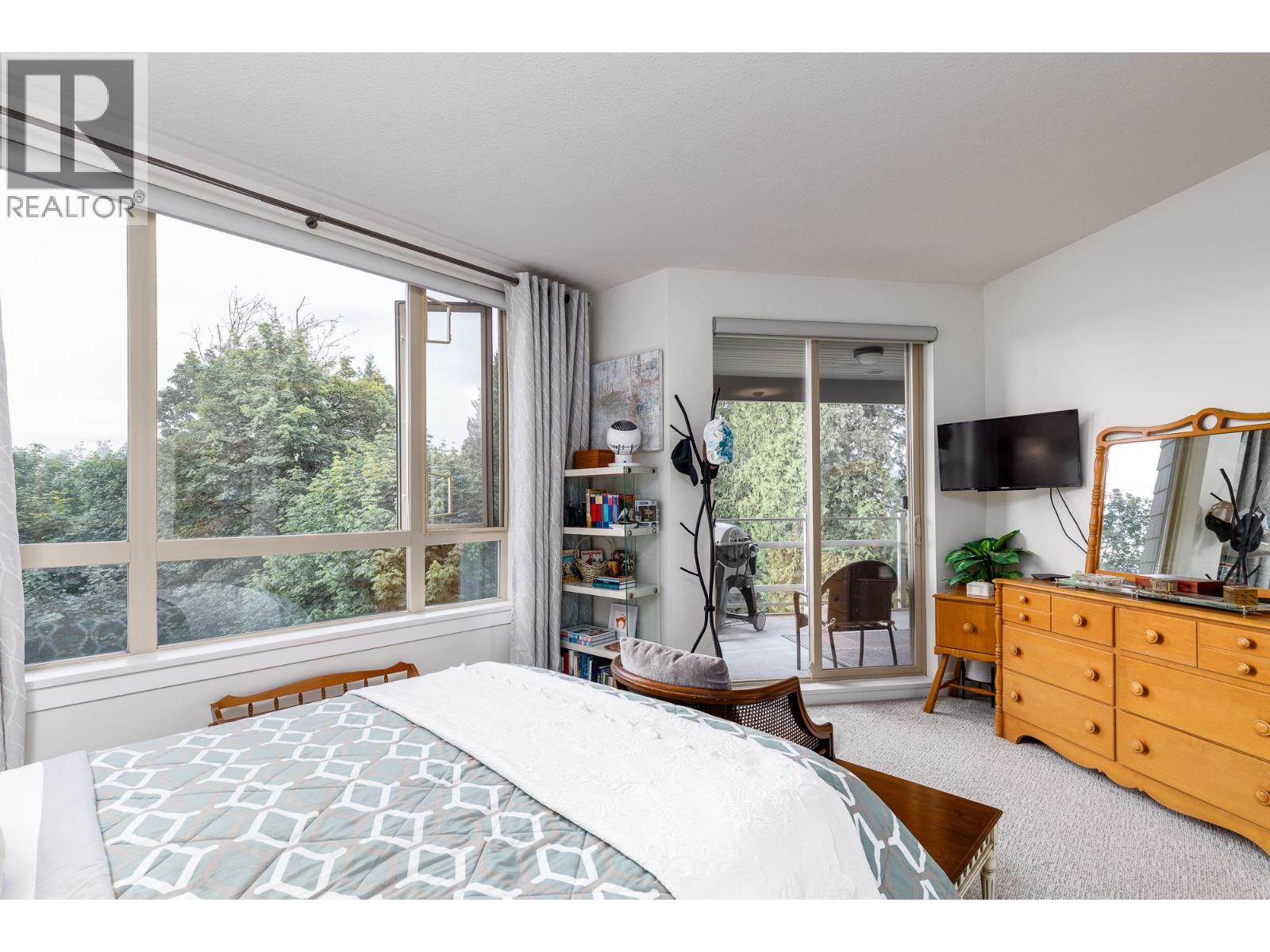 301 560 RAVEN WOODS DRIVE, North Vancouver