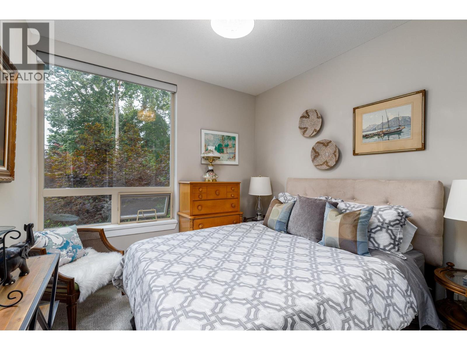301 560 RAVEN WOODS DRIVE, North Vancouver