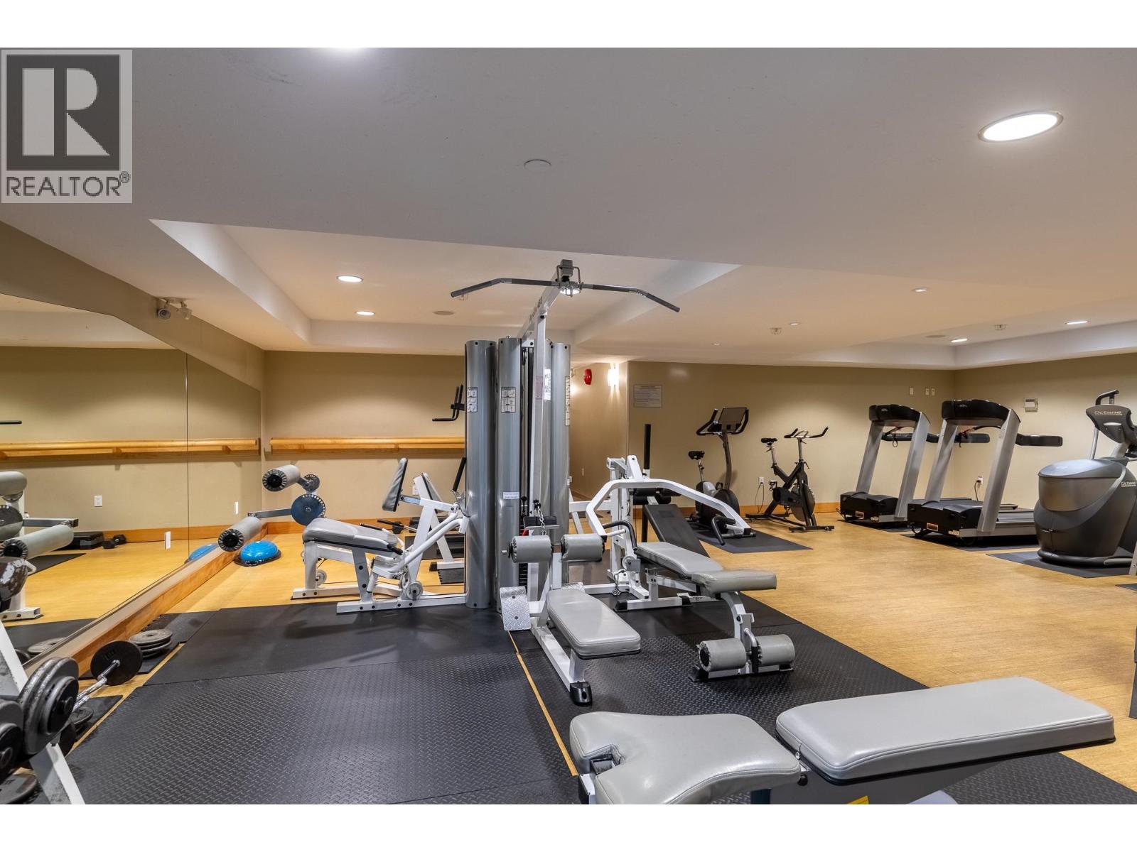 301 560 RAVEN WOODS DRIVE, North Vancouver