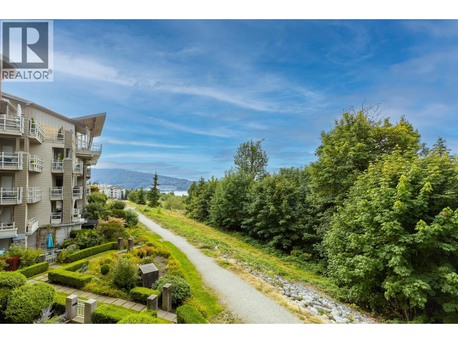 301 560 RAVEN WOODS DRIVE, North Vancouver