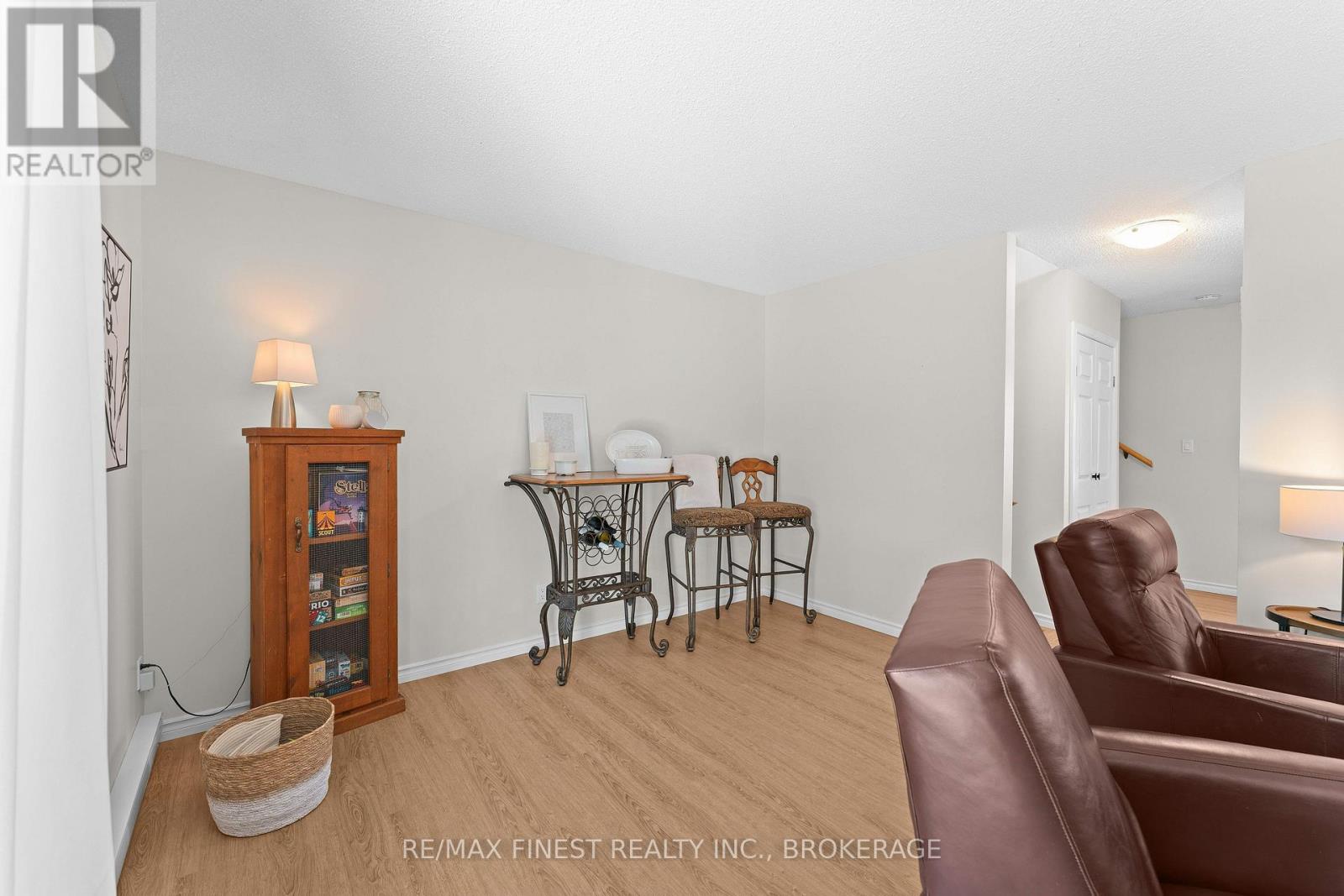 1 - 115 WRIGHT CRESCENT — photo 22