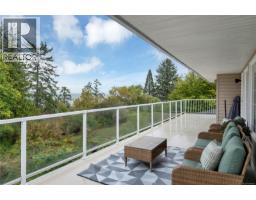 Living room - 1755 Passage View Dr, Campbell River, BC V9W6L2 Photo 8