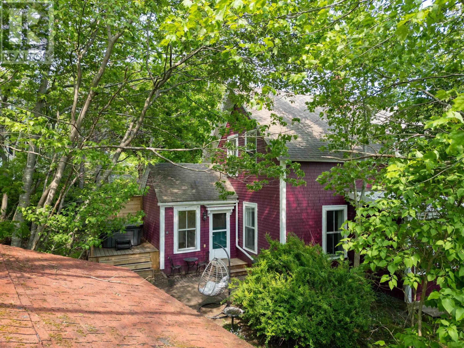 Property 38 of 43 of 17 Pleasant Street