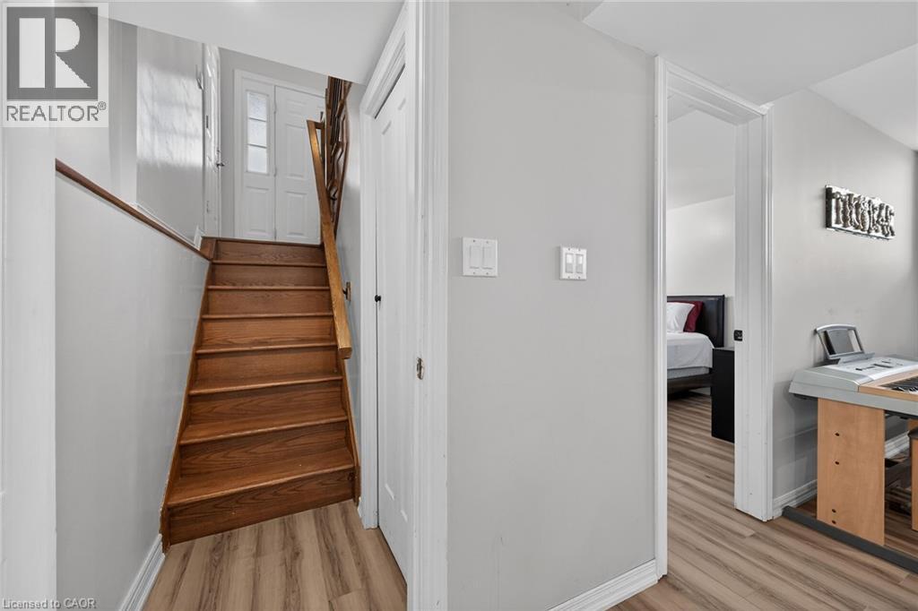 36 LONGVIEW Court - 32