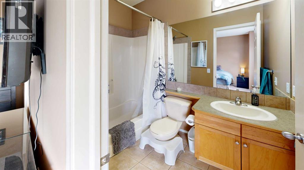 Single Family House for Sale in  Covepark Place NE Coventry Hills Calgary 