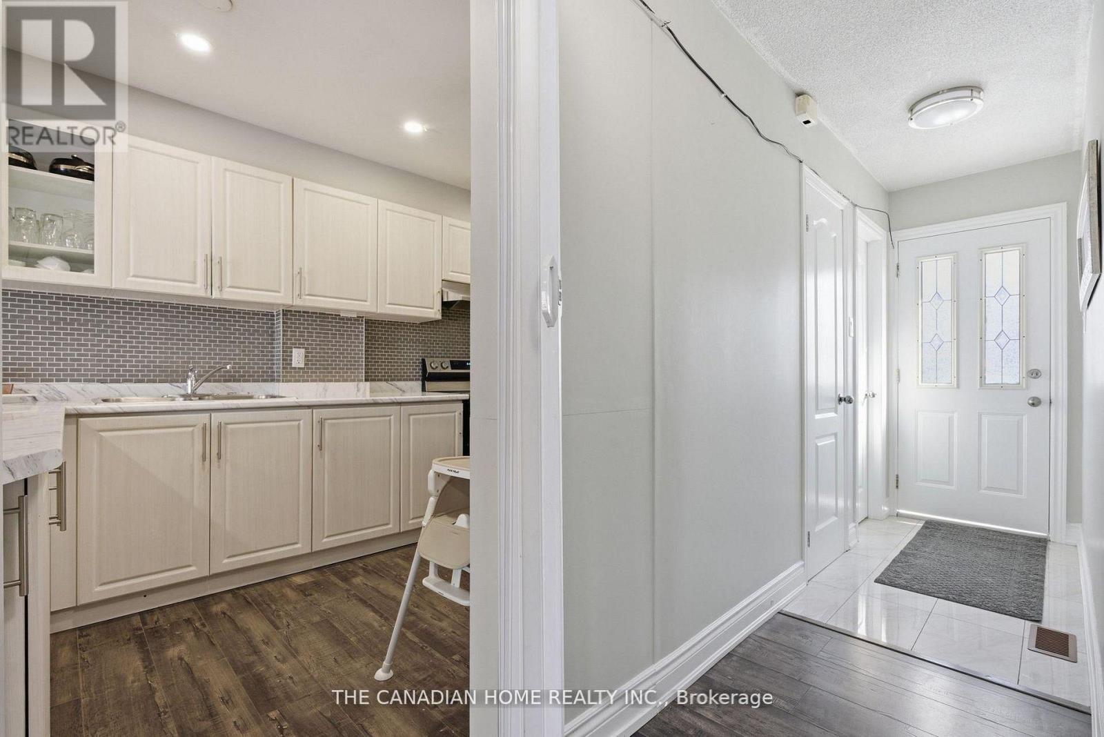 22 HINDQUARTER COURT - 11