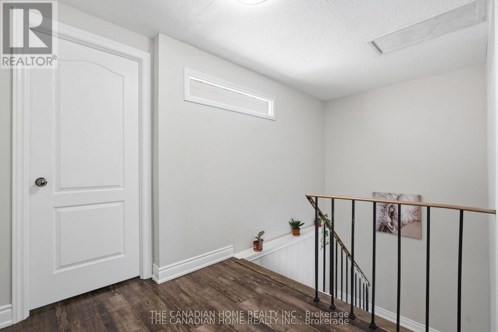 22 HINDQUARTER COURT - 20