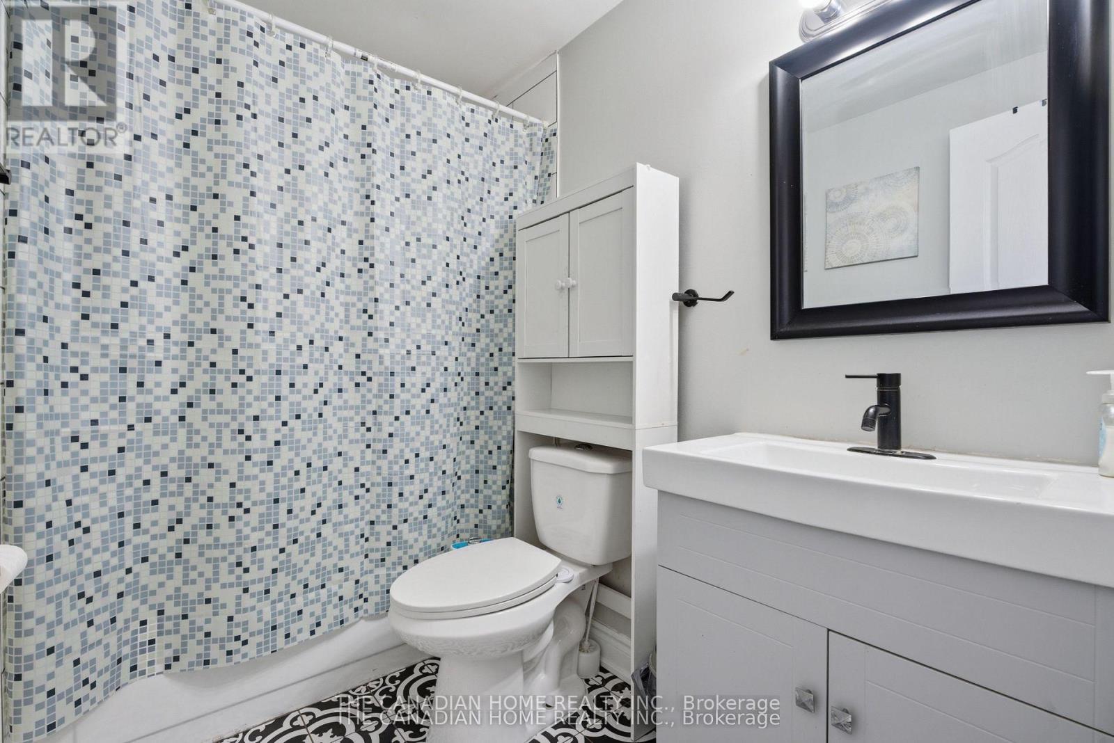 22 HINDQUARTER COURT - 23
