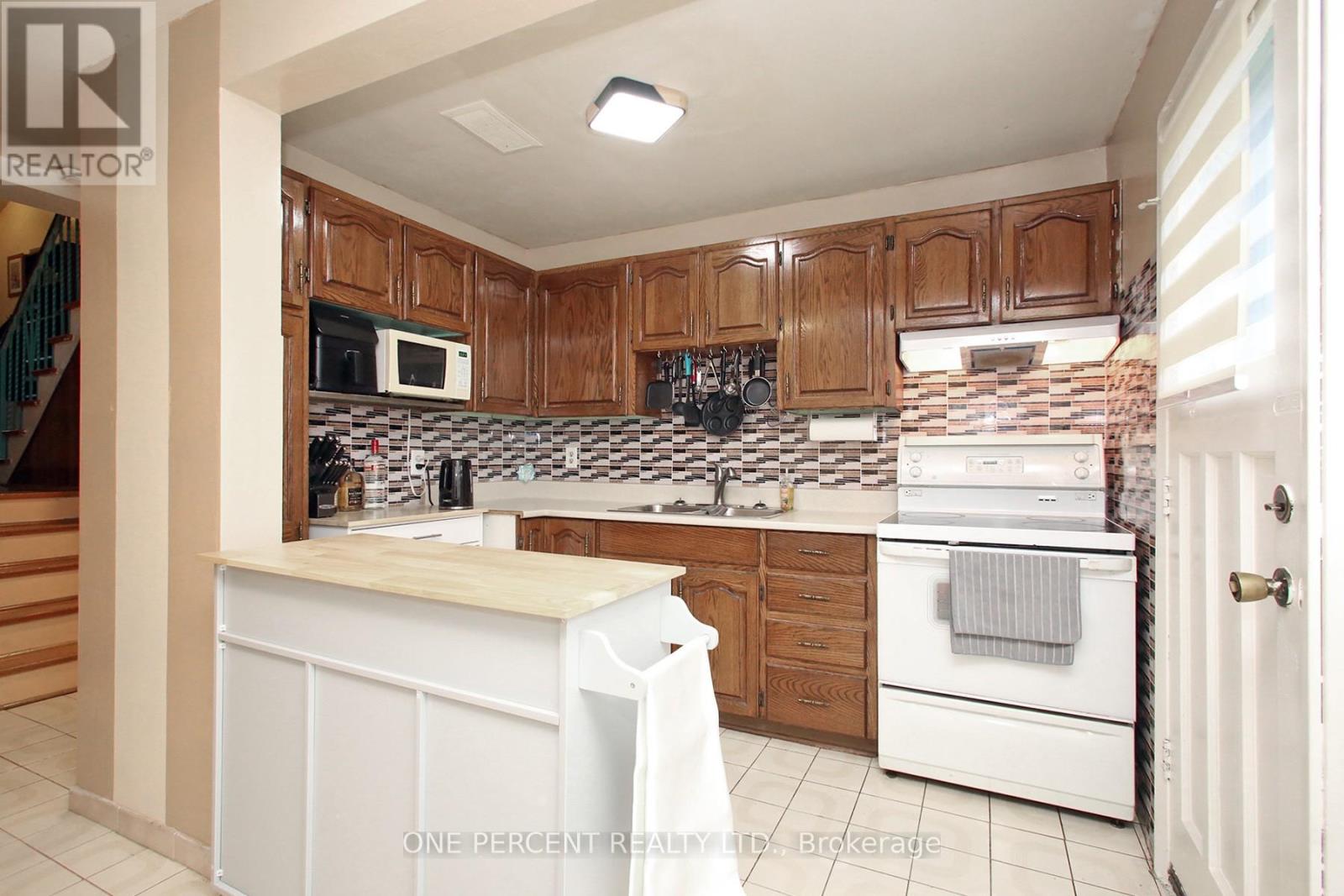 3074 MERRITT AVENUE - 8