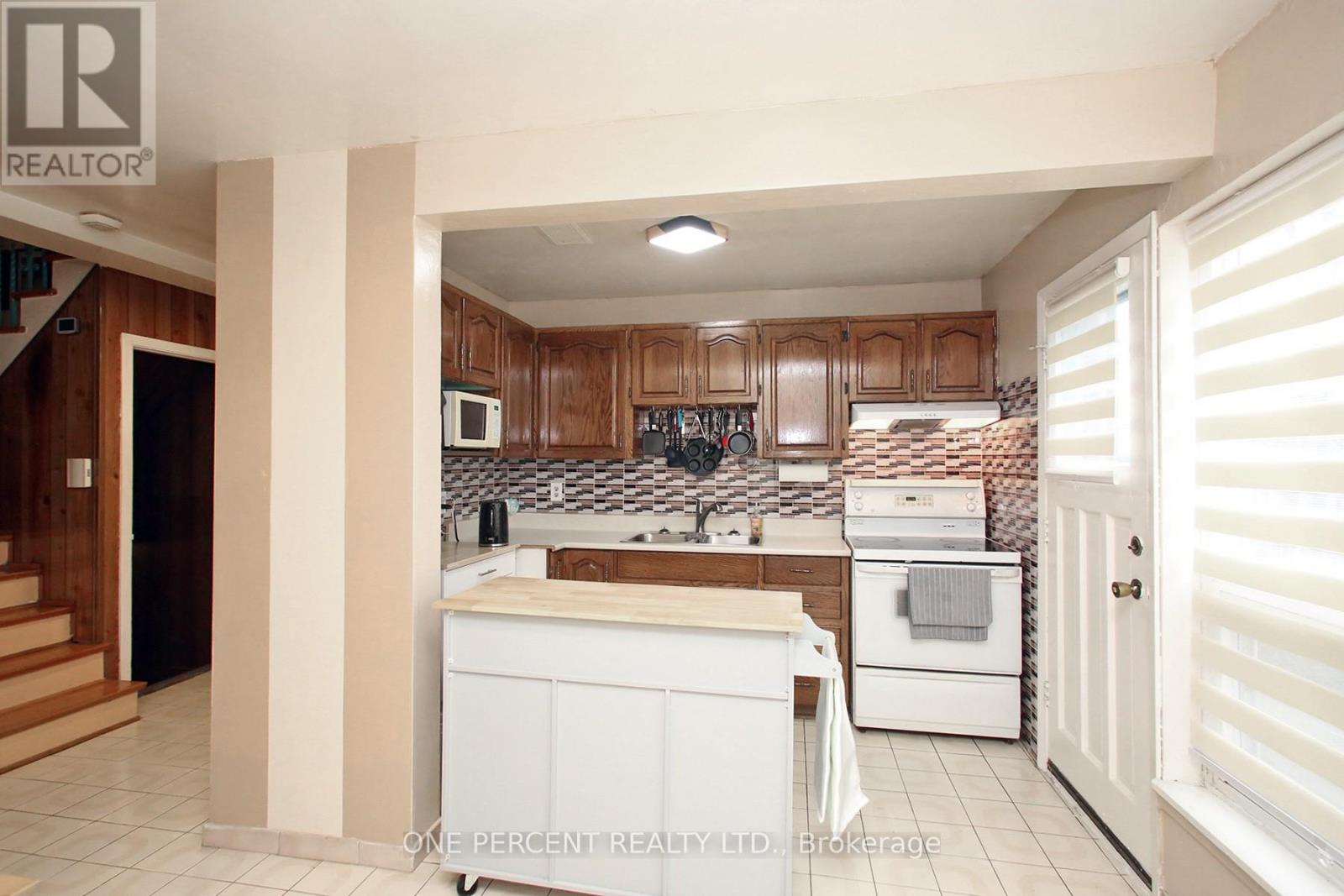 3074 MERRITT AVENUE - 9