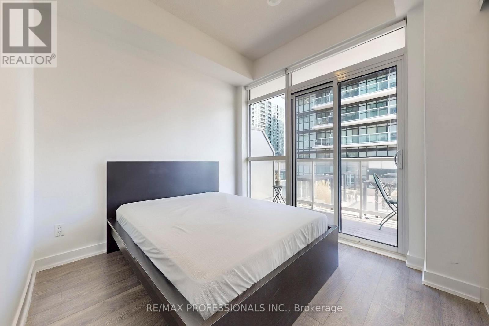 #504 251 MANITOBA STREET - 17