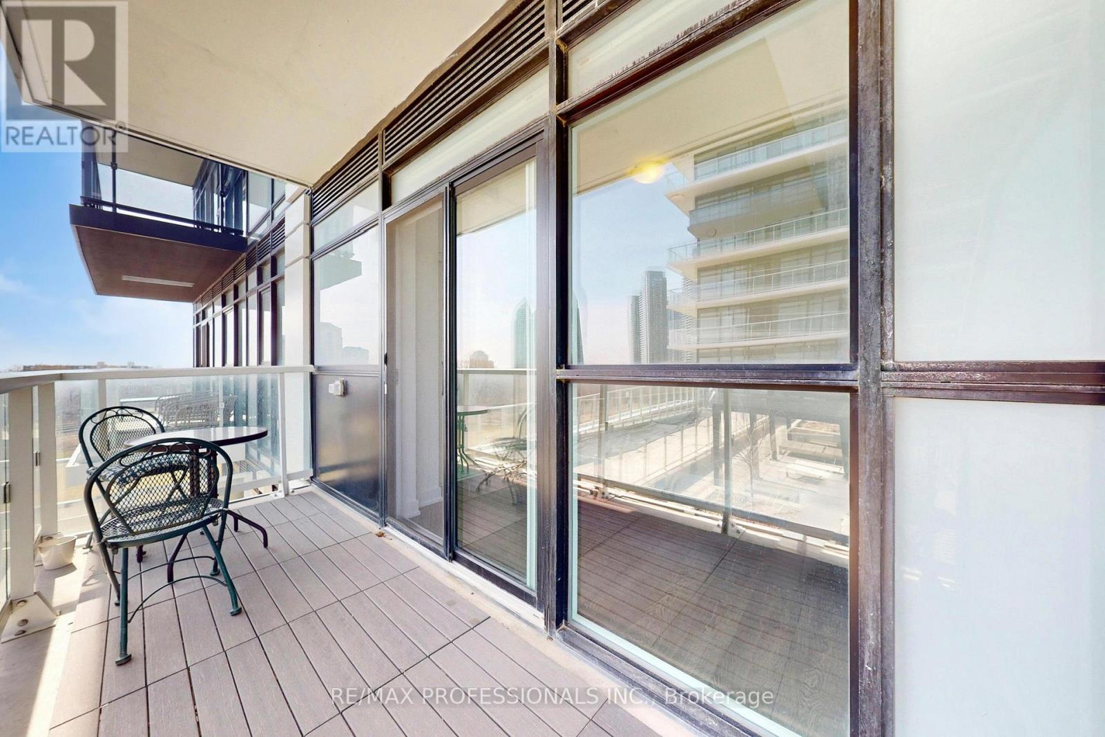 #504 251 MANITOBA STREET - 26