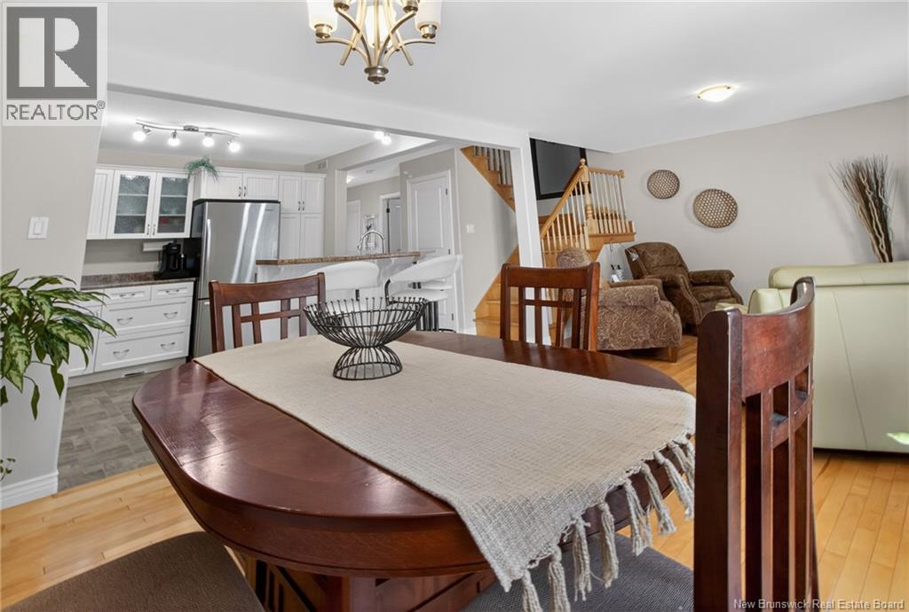 208 DAMIEN STREET - 10