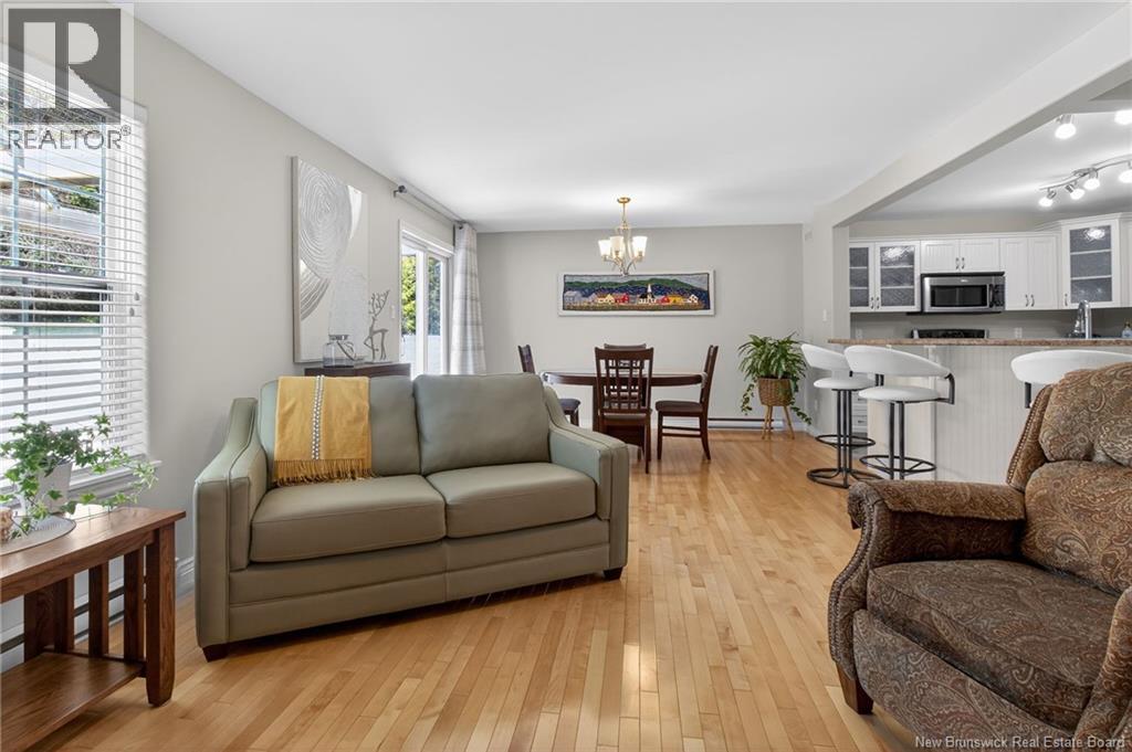 208 DAMIEN STREET - 11