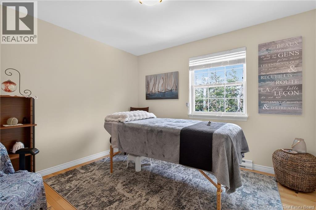 208 DAMIEN STREET - 26